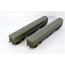 Hornby R3161AX Class 401 2-BIL 2-car EMU 2041 in SR green livery. DCC fitted. Used. OO Gauge 