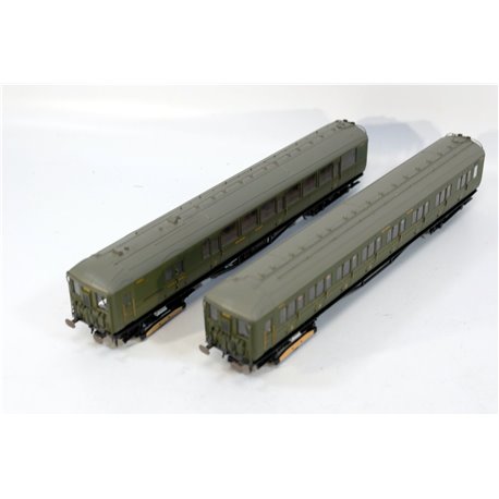 Hornby R3161AX Class 401 2-BIL 2-car EMU 2041 in SR green livery. DCC fitted. Used. OO Gauge 