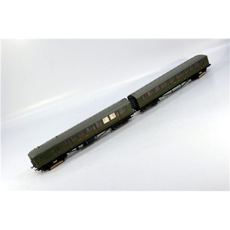 Hornby R3161AX Class 401 2-BIL 2-car EMU 2041 in SR green livery. DCC fitted. Used. OO Gauge 