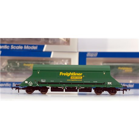 Set of Four HIA aggregate limestone hoppers in Freightliner green livery. Used. OO Gauge 