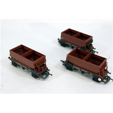 Three Lima L305637W 50T PGA Aggregate Hopper Wagon in BR Bauxite. Used. OO Gauge 