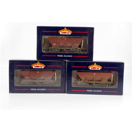 Three Bachmann Branchline 38-002 46 tonne HSA hopper wagon in brown livery 360226 (weathered). Used. OO Gauge 