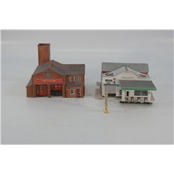 A Selection of Completed Metcalfe Kits - A Petrol Station, a selection of cars and a Firestation. Used. N Gauge 
