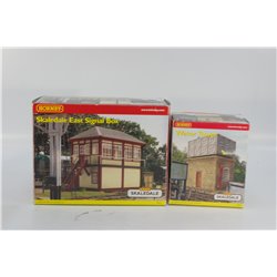 Hornby Skaledale Water Tower and Skaledale East Signal Box. Used. OO Gauge 