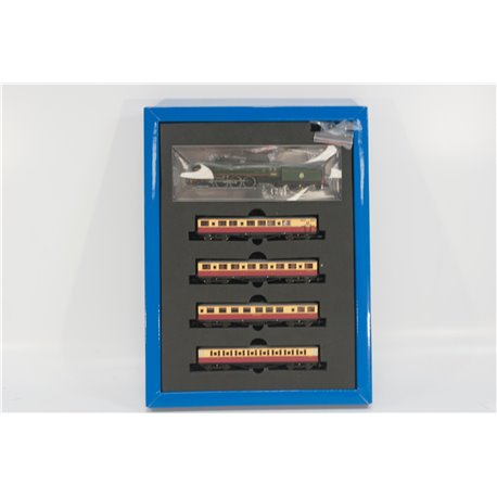 Dapol 2S-017-010 East Anglian train pack with Class 7MT 4-6-2 "Britannia" 70039 "Sir Christopher Wren" in BR green and four Gres