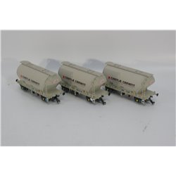Accurascale ACC2035CS-P PCA bulk cement hoppers in revised (2000s) Castle Cement livery - Pack P - pack of three. Used. OO Gaug