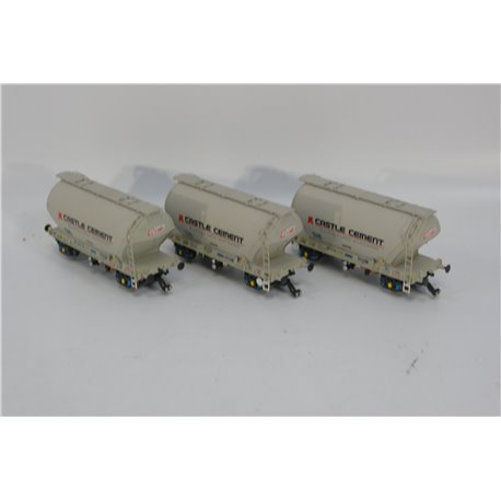 Accurascale ACC2035CS-P PCA bulk cement hoppers in revised (2000s) Castle Cement livery - Pack P - pack of three. Used. OO Gaug
