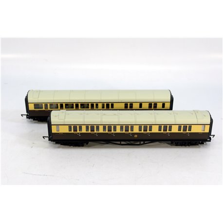 A Pair of Hornby GWR Coaches. Used. OO Gauge 
