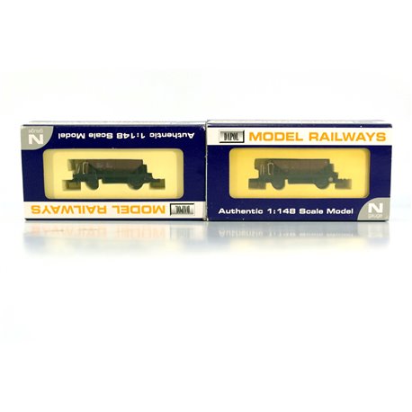 Dapol NB033f and NB033h Dogfish wagon 993401 and 993457 in rusty livery. Used. OO Gauge 