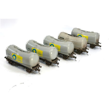 A Set of Five VEE tank wagons "Blue Circle Cement". Used. OO Gauge 