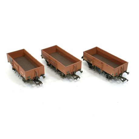 Bachmann Branchline 38-340 Pack of 3 13 Ton high sided steel open wagons in BR bauxite - weathered. Used. OO Gauge 