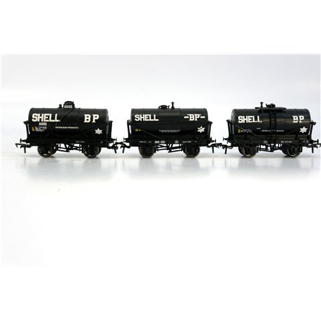 Bachmann Branchline 37-669 14 Ton tank wagons "Shell-BP" black - Pack of 3. Used. OO Gauge 
