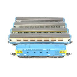 Lima Class 33 Diesel Loco D6524 BR Blue Plus 4 Inter-City HO Coaches. Used. HO Gauge 