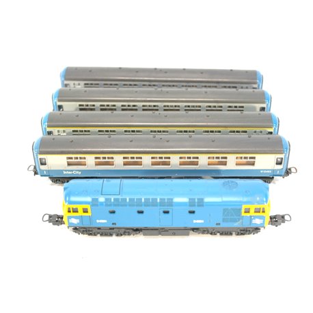 Lima Class 33 Diesel Loco D6524 BR Blue Plus 4 Inter-City HO Coaches. Used. HO Gauge 