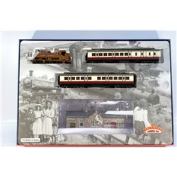 Bachmann Branchline 30-575 The Railway Children Train Pack with GWR 57xx Pannier in GNSR livery, 2 x GNSR Coaches & Scenecraft O
