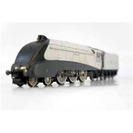 Hornby R3307 Silver Jubilee A4 "Quicksilver" . Used. OO Gauge 