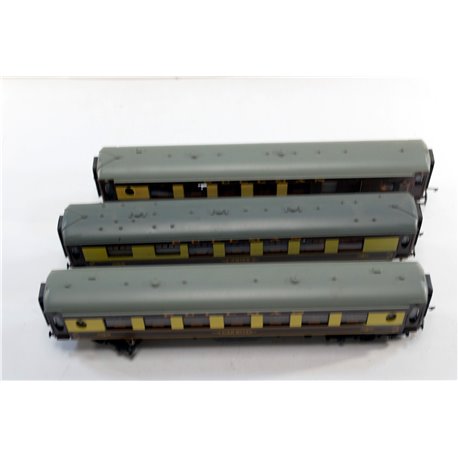 A Set of three Pullman Coaches from Wrenn. Used. OO Gauge 