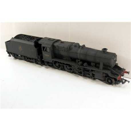 Hornby R2229 Class 8F 2-8-0 48154 in BR black with early emblem. Used. OO Gauge 