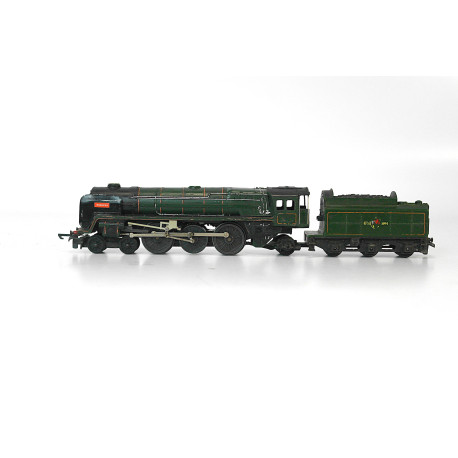 Tri-ang TT - T97 Britannia Locomotive and Tender. TT Gauge USED
