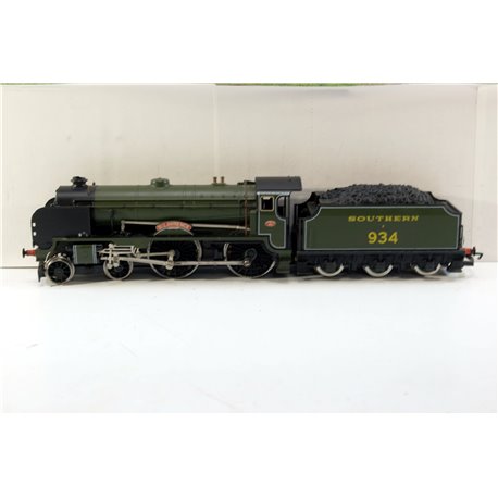 Hornby R533 SR Class V Schools 934 "St Lawrence Olive" Limited Edition. Used. OO Gauge 