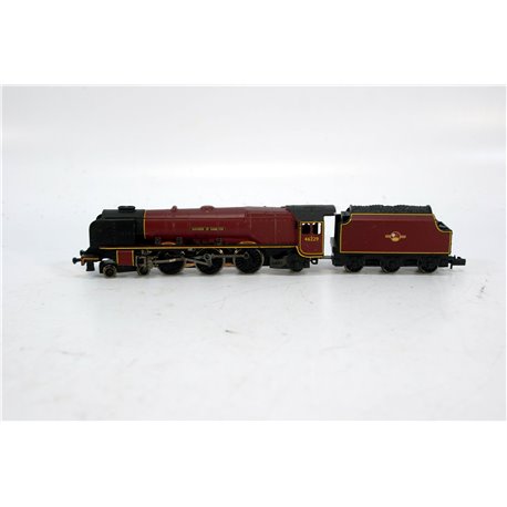Graham Farish 372-178 Class 8P 4-6-2 46229 "Duchess Of Hamilton" & tender in BR maroon with late crest. Used. OO Gauge 