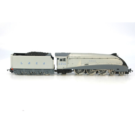 Hornby R312 Class A4 4-6-2 'Silver Link' 2509 in LNER Grey. Used. OO Gauge