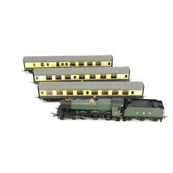 Hornby R3220 Tyseley Connection train pack with Class 49xx 4953 "Pitchford Hall" in GWR green & 3 Mk1 coaches .Used. OO Gauge