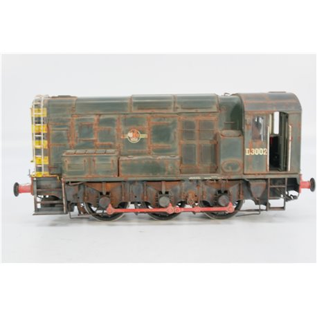 Dapol 7D-008-009 Class 08 shunter D3002 in BR green with late crest and wasp stripes DCC + Sound Fitted . Weathered. Used. OO G