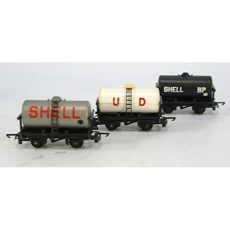 A Set of 3 Tri-ang TT Tankers TT Gauge USED