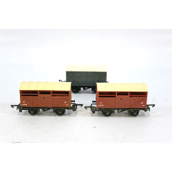 A Set of 3 Tri-ang TT Wagons TT Gauge USED