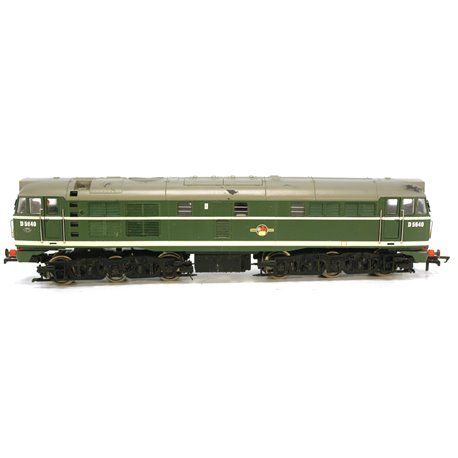 Hornby R2572 Class 31 D5640 in BR green Project, DCC Fitted Used. OO Gauge 