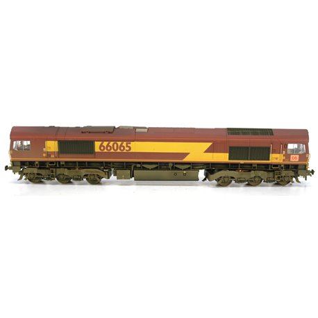 Bachmann 32-737 Class 66 in EWS livery with DB Schenker branding - weathered . Used. OO Gauge 