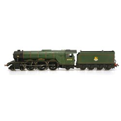 Hornby R2341 Class A3 4-6-2 60035 "Windsor Lad" in BR Green. DCC Fitted . Used. OO Gauge 