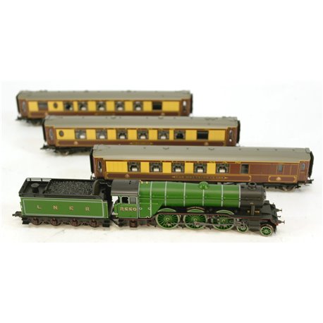 Hornby TT:120 Flying Scotsman and Three Pullman Coaches. Used. TT:120 Gauge 