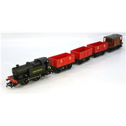 Hornby R2264 Southern 0-4-0T plus wagons . Used. OO Gauge 