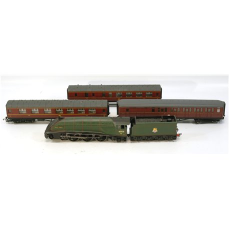 Hornby A4 Wild Swan + Three Accurate Coaches. Used. OO Gauge 