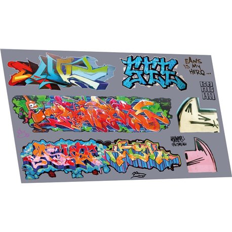Graffiti: artistic G (suits larger wagons)