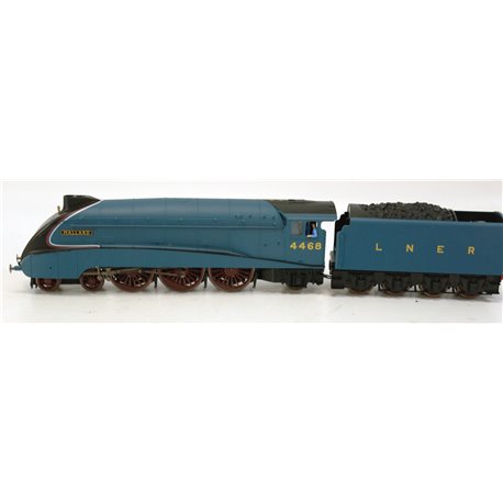 Hornby R3371 RailRoad A4 Class 4-6-2 4468 ‘Mallard’ LNER Garter Blue Steam Locomotive . Used. OO Gauge 