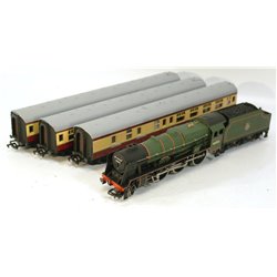 Mainline Rebuilt Royal Scot "46100" Class 6P Plus three coaches Split from Set . Used. OO Gauge 