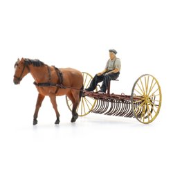 Hay rake with Horse + Figure
