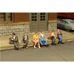 O Scale seated people(6) One Woman Five Men by Bachmann